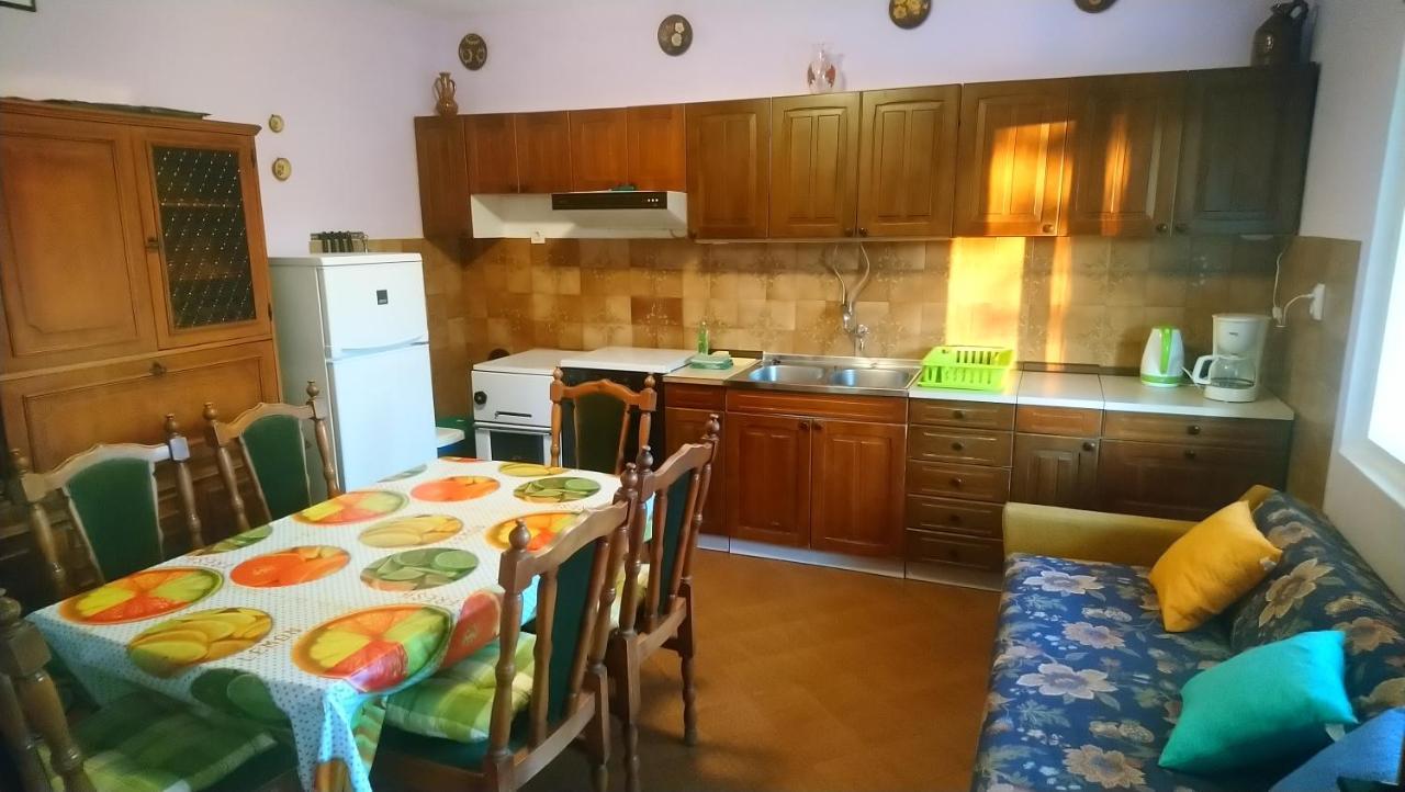 Apartment Vidas Kampor Buitenkant foto