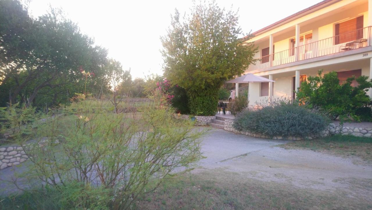 Apartment Vidas Kampor Buitenkant foto